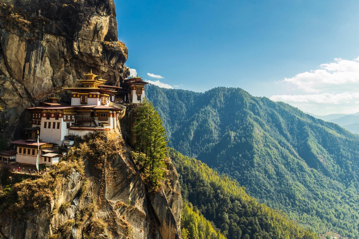 Bhutan blue skies – Novasia